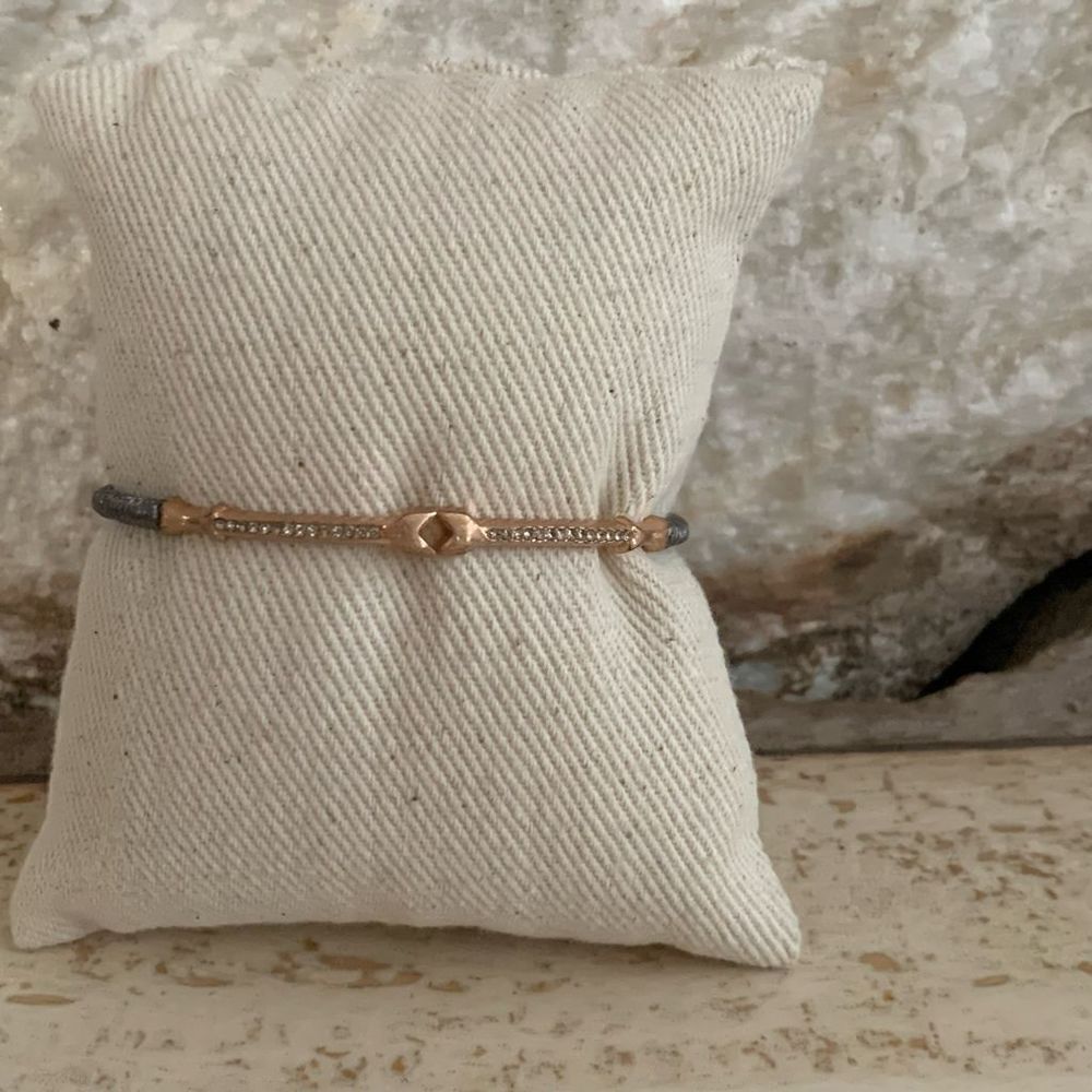 Stella dot rose gold arrow motif “resilience” cuff